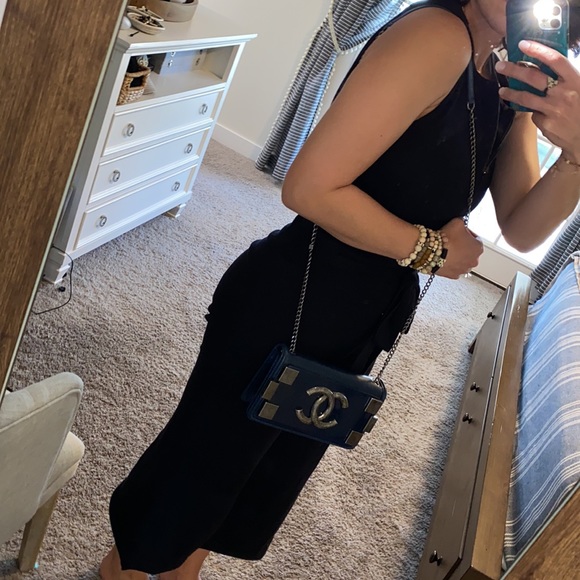 Chanel navy crossbody with hard metal front - Picture 8 of 9